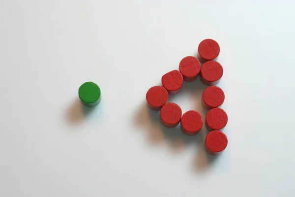 Pilules Capsules Colorées Sur Fond Blanc — Photo