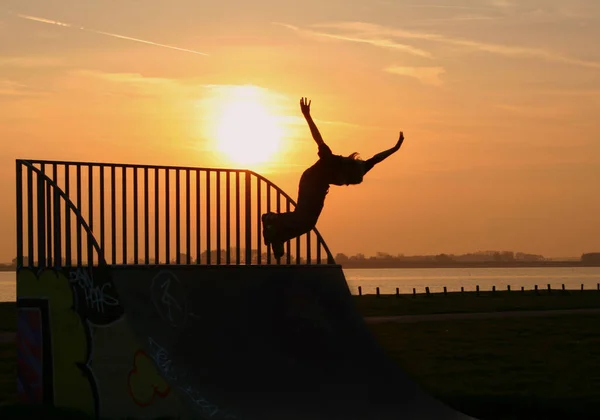 Tot Laat Avond Het Het Beste Halfpipe Gaan Maar Alleen — Stockfoto