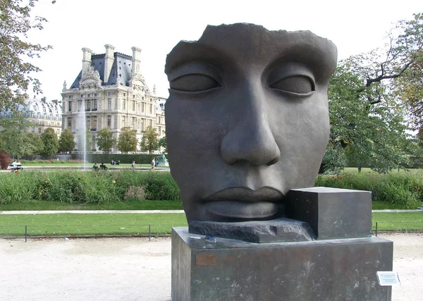 Escultura Paris Louvrepark — Foto de Stock