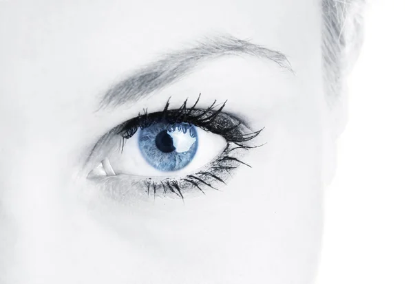 Крупный План Женского Глаза Зелеными Глазами — стоковое фото