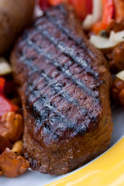 Bife Carne Assada Grelhado Com Sal — Fotografia de Stock