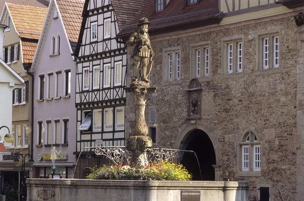 Fuente Del Mercado Con Estatua Reutlingen — Foto de Stock