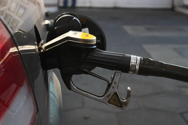 Närbild Bränslepumpens Munstycke Bilen — Stockfoto