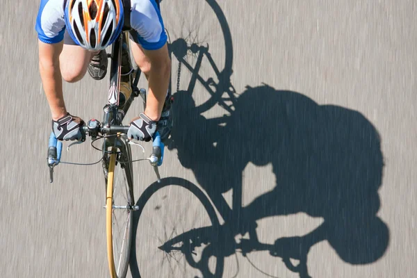 Ciclista Con Bicicleta Calle — Foto de Stock