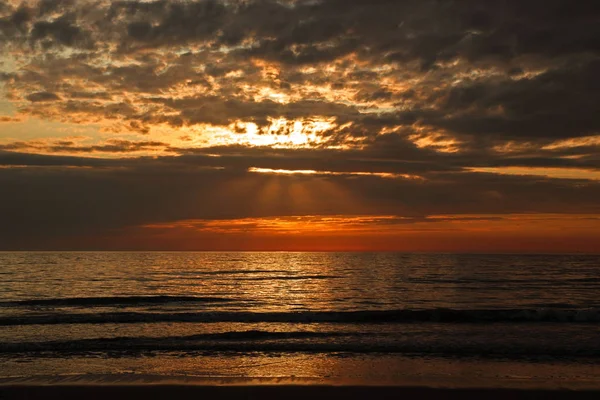 ビーチでの日没 Noordwijk — ストック写真