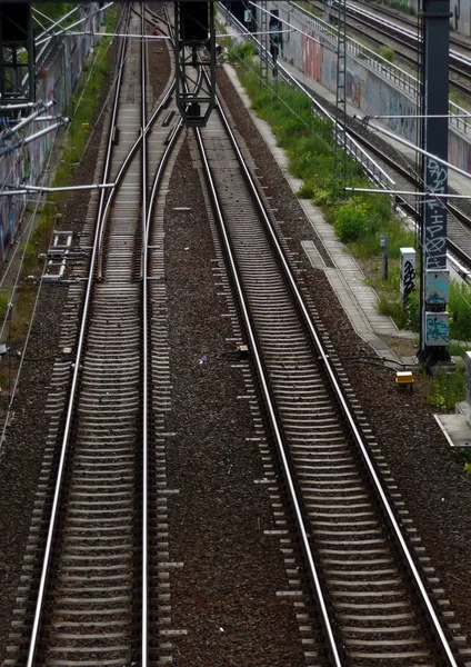 Tomma Tågskenor Fältet — Stockfoto