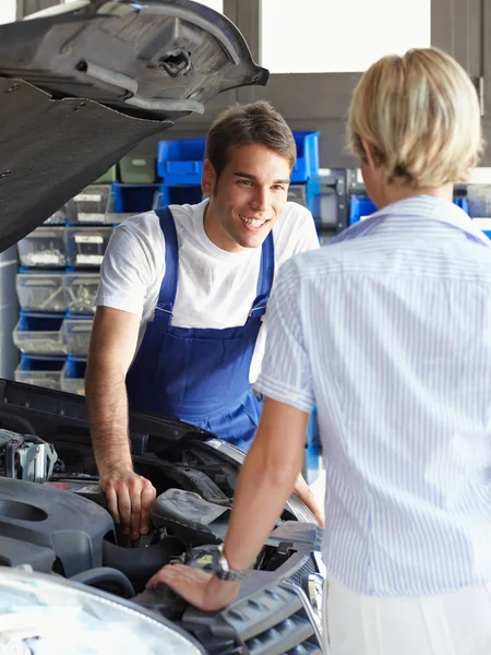 Smiling Mechanics Factory — Stock Photo, Image