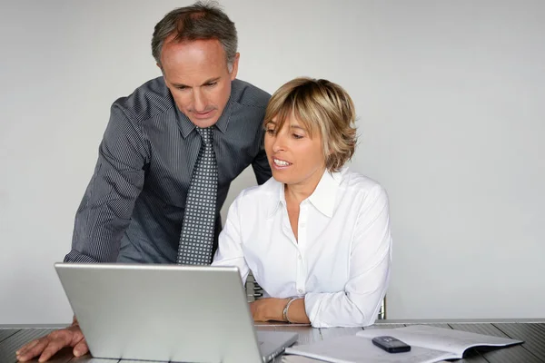 Studio Shot Van Zakenmensen Business Dealings Concept — Stockfoto