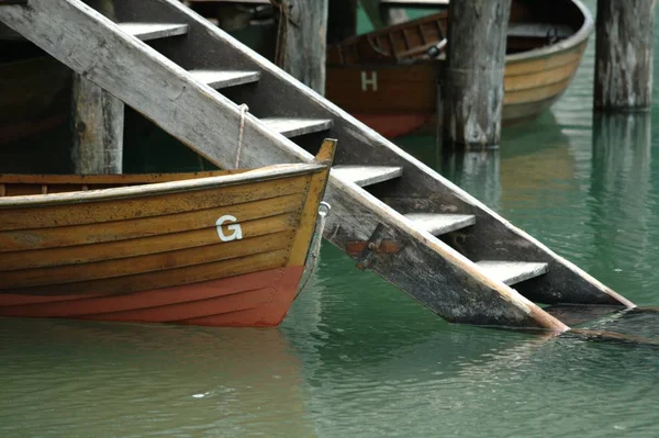 Barca Legno Nel Mare — Foto Stock