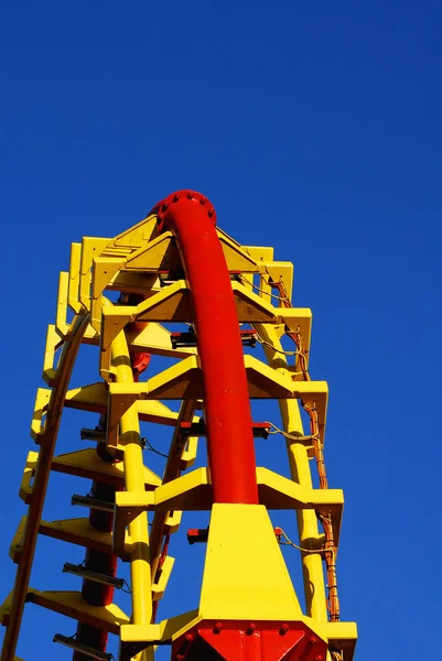 Plac Zabaw Dla Dzieci Błękitnym Niebie — Zdjęcie stockowe