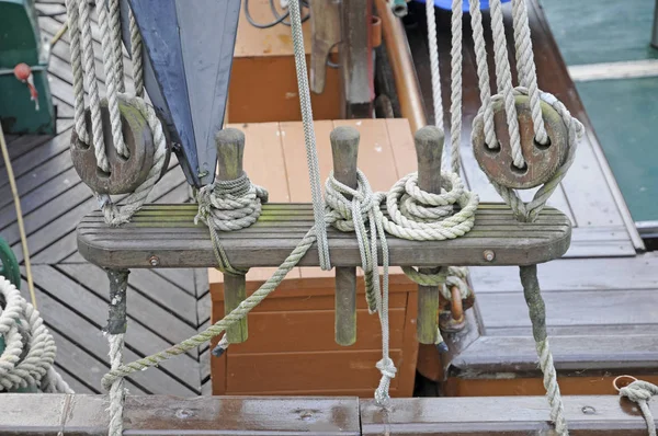 Seile Auf Einem Segelschiff — Stockfoto