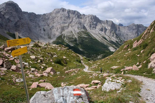 Caminho Lago Wolayer — Fotografia de Stock