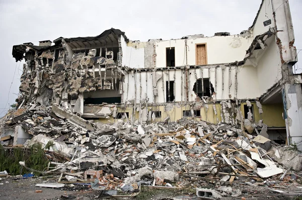 Yıkılmış Bina Enkaz Seri — Stok fotoğraf