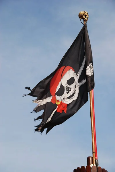 Drapeau Halloween Sur Toit Pirate — Photo