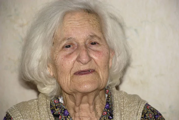 Retrato Uma Mulher Idosa Sem Dentes — Fotografia de Stock