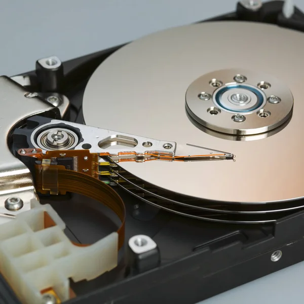 현대의 디스크 드라이브를 표면에 — 스톡 사진