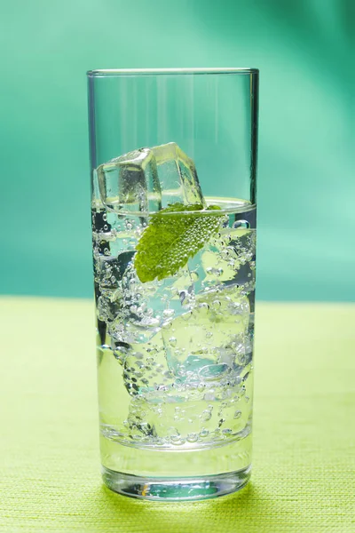 Vaso Cristal Agua Con Hielo — Foto de Stock