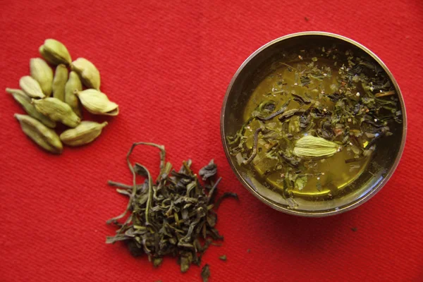 Кардамон Зелений Чай — стокове фото