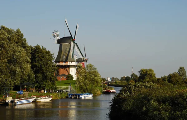 Windmill Alternative Electric Power — Stock Photo, Image