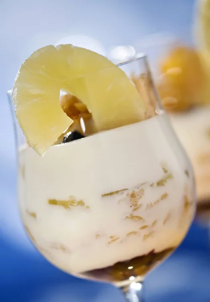 Yogurt Pineapple Cornflakes — Stock Photo, Image