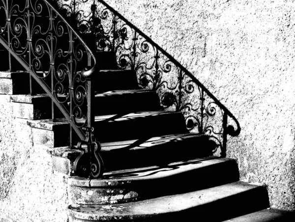 灯光下的楼梯 — 图库照片
