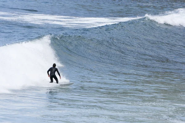 Surfer Auf Den Wellen — Stockfoto