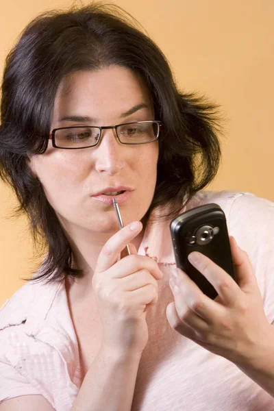 Mujer Joven Tecnología Comunicación — Foto de Stock