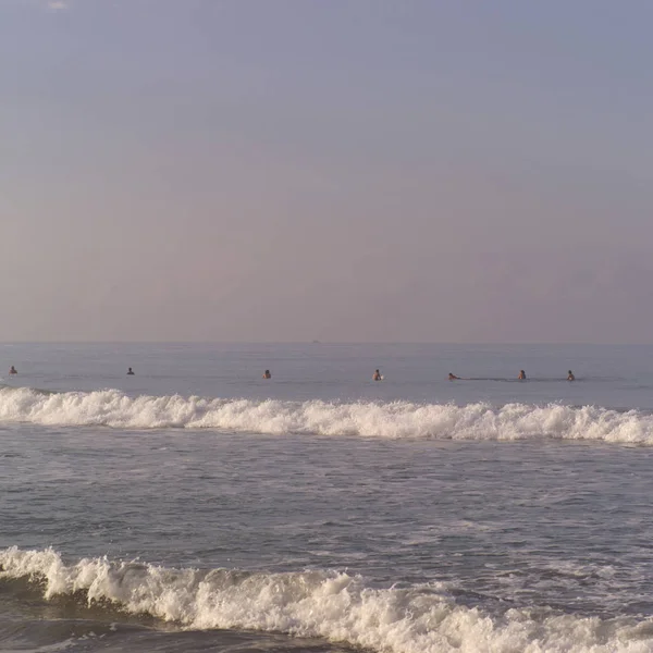 Surfisti Acqua Largo Della Costa Del Costa Rica — Foto Stock