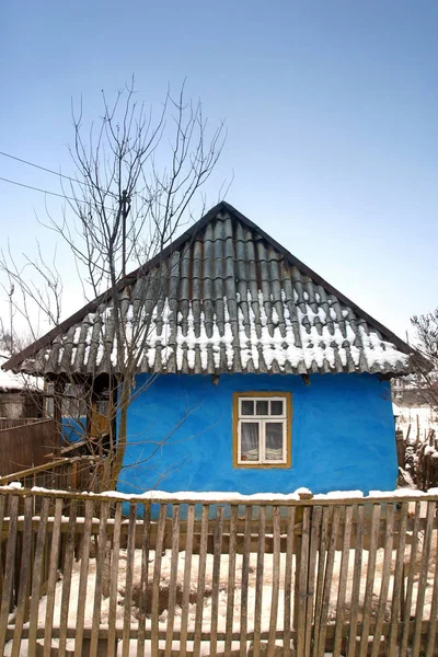 Bright Blue House Сигет Румыния — стоковое фото