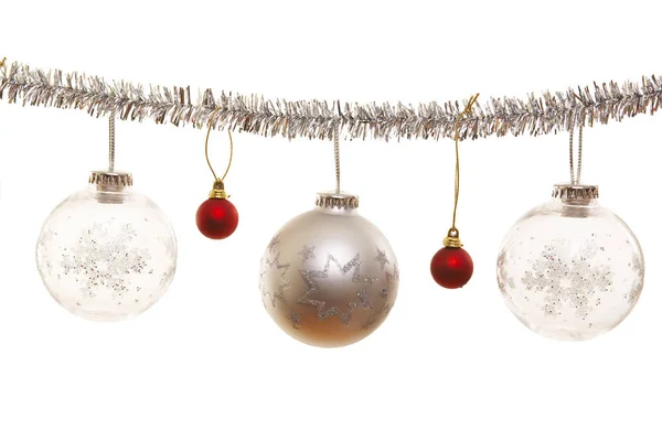 银色圣诞装饰品与装饰圣诞球 — 图库照片