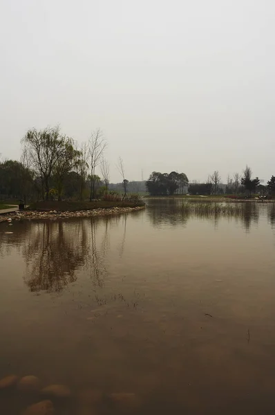 Landschap Uit China Kunstmatig Meer Met Eiland Bos — Stockfoto