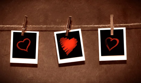 Photo Paper Attach Rope Clothes Spins Grunge Background Valentine Theme — Zdjęcie stockowe