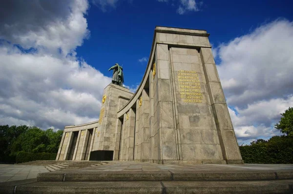 Sovjetiska Kriget Minnesmärke Tiergarten — Stockfoto