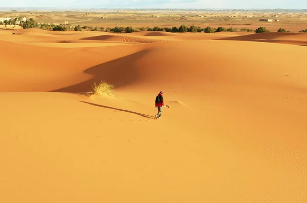 Wandelen Zandwoestijn — Stockfoto