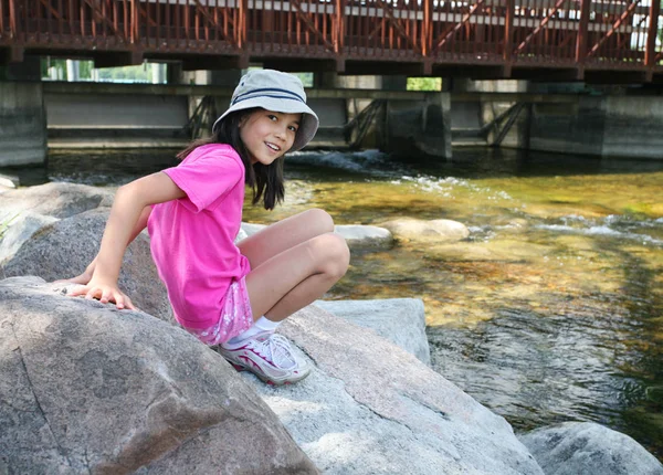 Little Girl Playing Rocks River — Stock Photo, Image