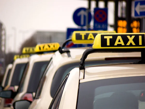Señal Taxi Ciudad — Foto de Stock