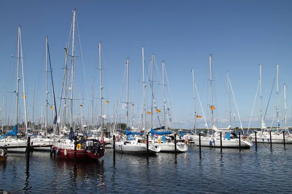 Marina Segelbåtar Havsvatten Vattenfarkoster Transport — Stockfoto