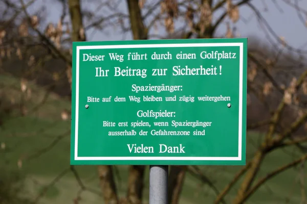 Warnschild Golfplatz — Stockfoto