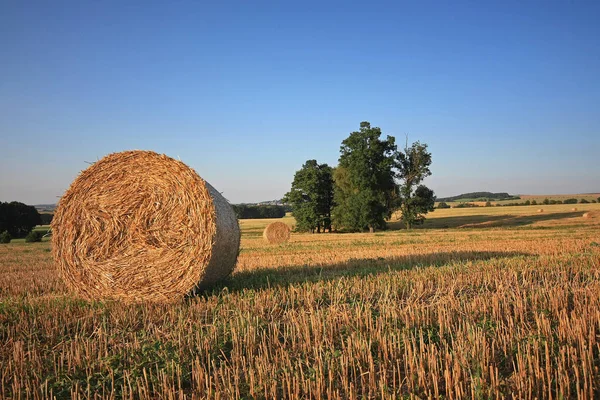 Bales Paja Sol Por Noche — Foto de Stock