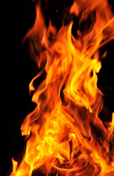 赤いオレンジの炎たき火の炎 — ストック写真