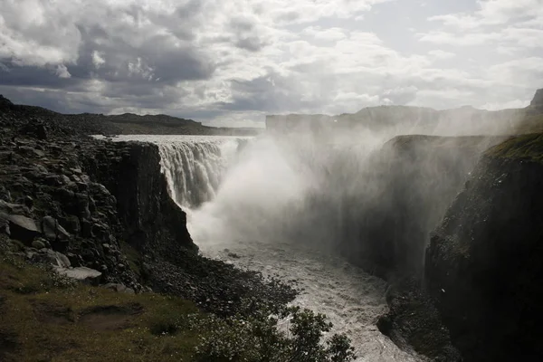 Belle Cascade Sur Fond Nature — Photo