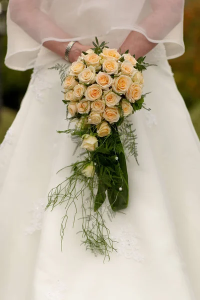 Bouquet Sposa Con Fiori Flora Matrimoniale — Foto Stock