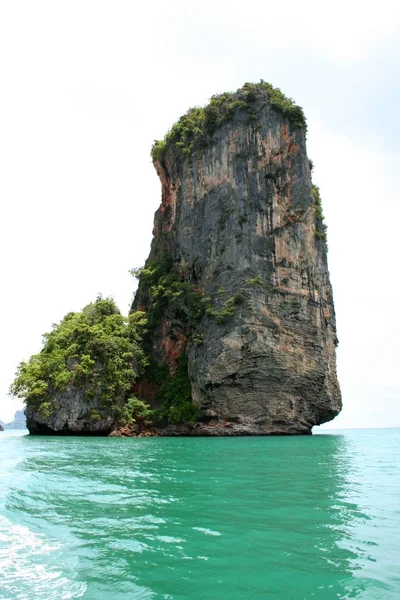 Île Rocheuse Large Nang — Photo