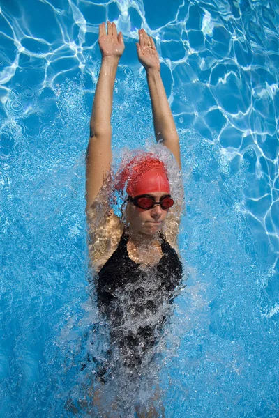 Mujer Joven Piscina —  Fotos de Stock