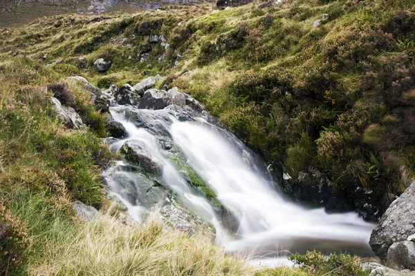 Vista Panorâmica Paisagem Majestosa Com Cachoeira — Fotografia de Stock