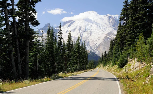 Yağmur Dağı Nda Gün Doğumuna Giden Yol — Stok fotoğraf