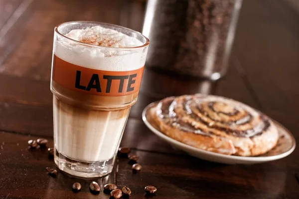 Latte Macchiato Kaffeetrinken — Stockfoto
