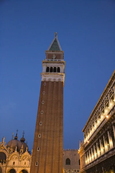 Campanile Piazza San Marco Ban Alkonyatkor Velencében Olaszországban — Stock Fotó