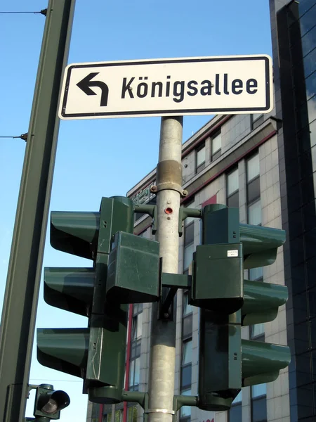 Verkehrszeichen Auf Der Straße — Stockfoto
