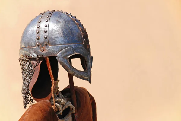 Старый Рыцарь Доспехах Шлеме — стоковое фото